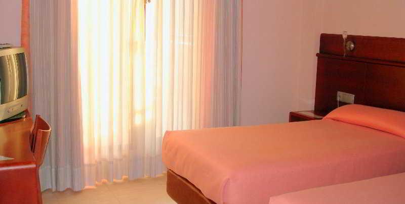 Hotel Sant Quirze De Besora Room photo