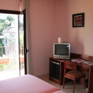 Hotel Sant Quirze De Besora Exterior photo